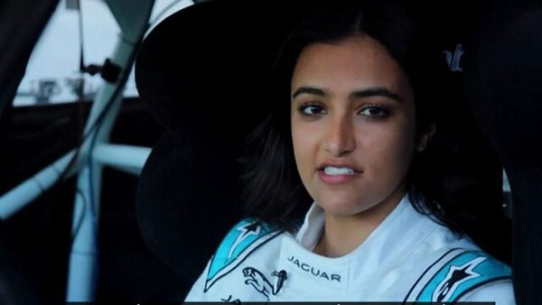 رانندگی اولین زن سعودی در مسابقات اتومبیل‌رانی+عکس