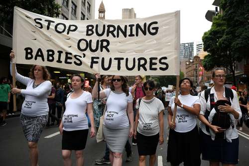 از نمایشگاه خودرو دوبی تا تظاهرات زنان باردار در سیدنی