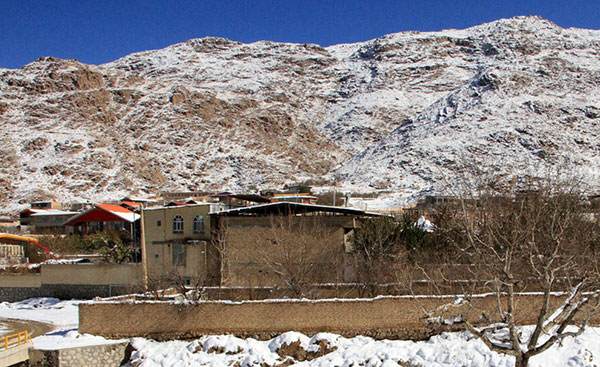 بارش برف پاییزی در مناطق کوهستانی شیرکوه یزد