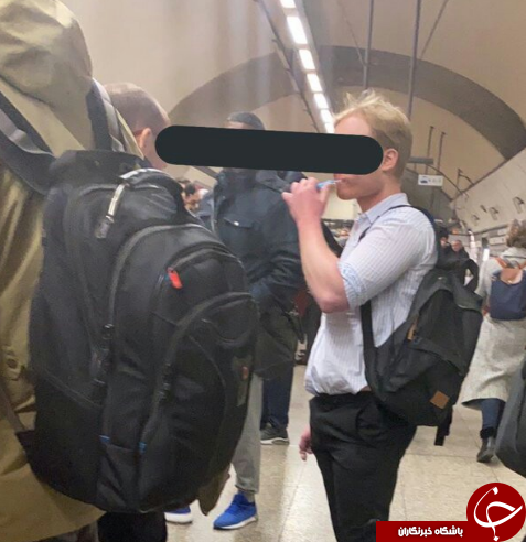 مسواک زدن مسافر روی سکوی مترو +تصاویر