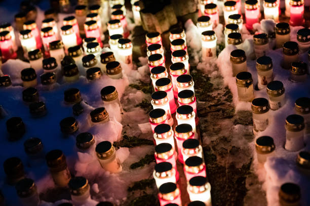 گرامیداشت یاد قربانیان کرونا در آلمان با شمع+عکس