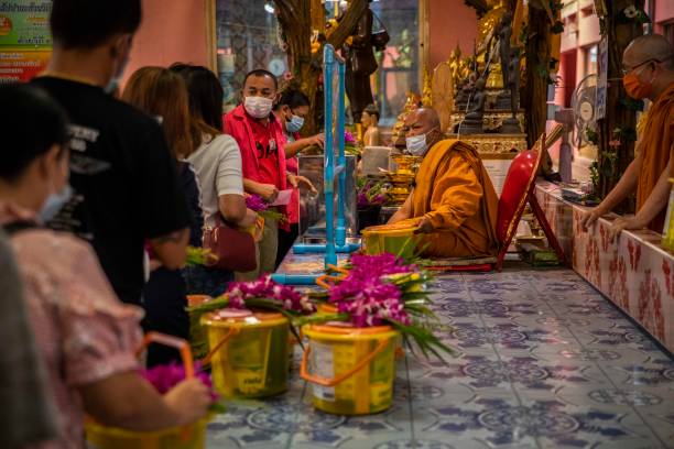 حرکت عجیب مردم بانکوک در آستانه سال نو+ عکس