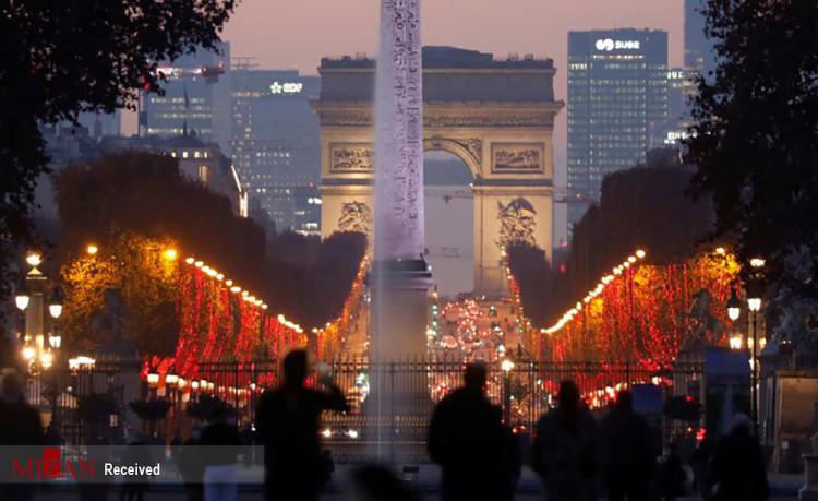 چراغانی خیابان‌ها در سراسر دنیا برای کریسمس