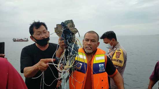 هواپیمای مسافربری اندونزی از رادار خارج شد+عکس