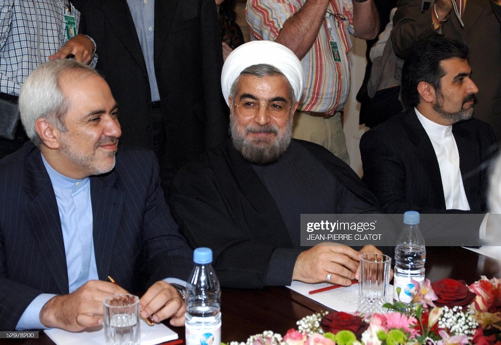 تیم مذاکره کننده هسته‌ای ایران در سال ۱۳۸۴ + عکس