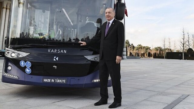 اردوغان با اتوبوس بدون راننده به جلسه هیئت دولت رفت +عکس