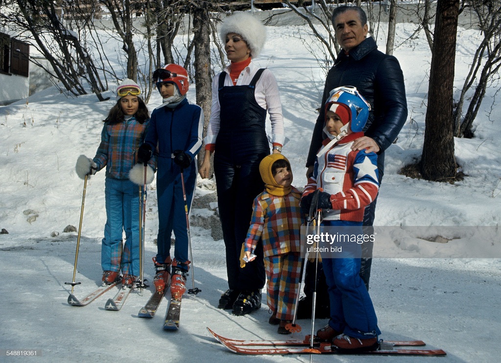 تعطیلات زمستانی شاه و خانواده اش در ویلای مجلل سوییس+ عکس