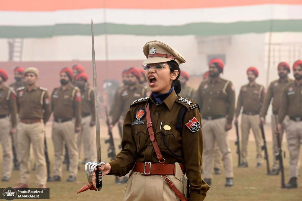 پلیس زن در تمرین رژه روز جمهوری در هند + عکس