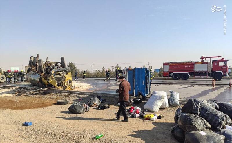 واژگونی تانکر حامل بنزین در اصفهان+عکس