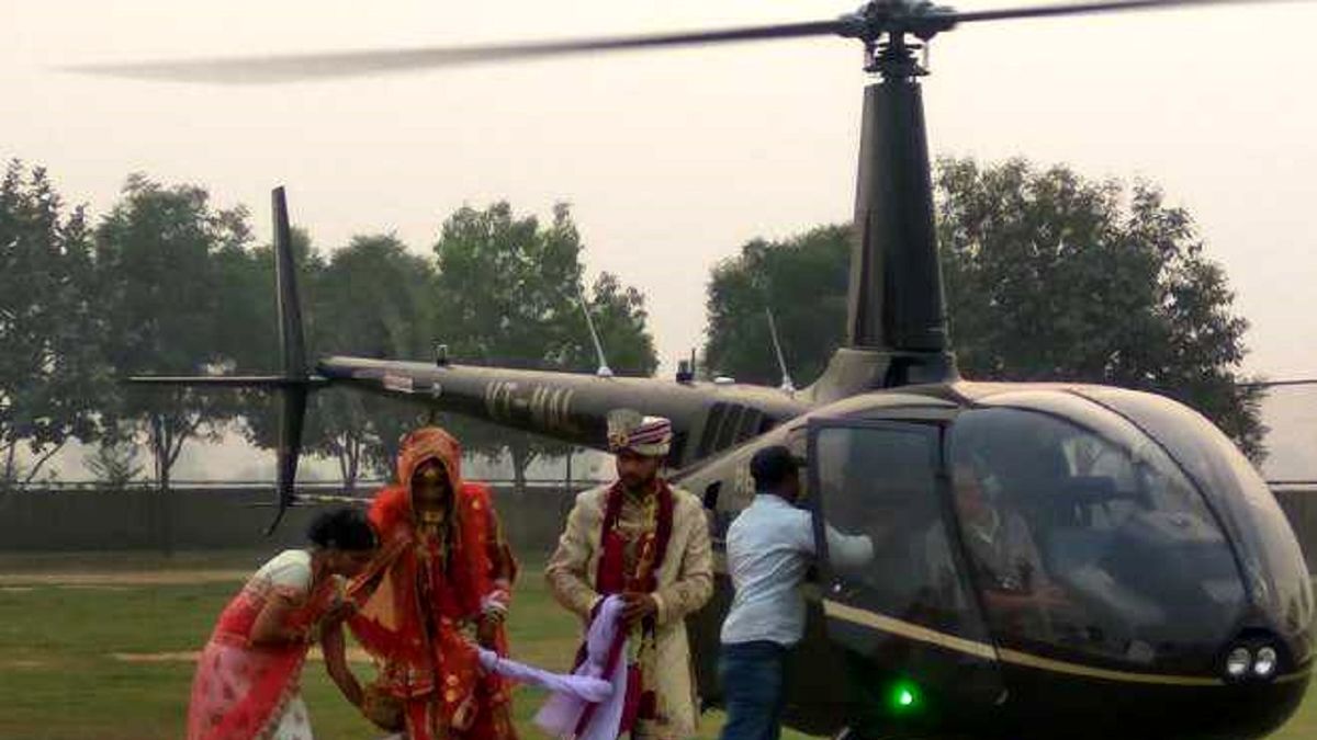 ماشین عروس، عروس و داماد هند سوژه شد+عکس