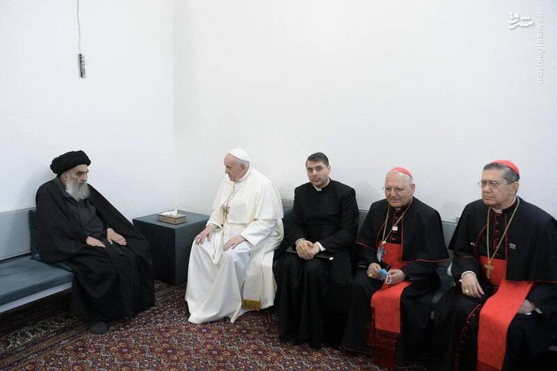 اولین تصویر از دیدار پاپ فرانسیس با آیت الله سیستانی