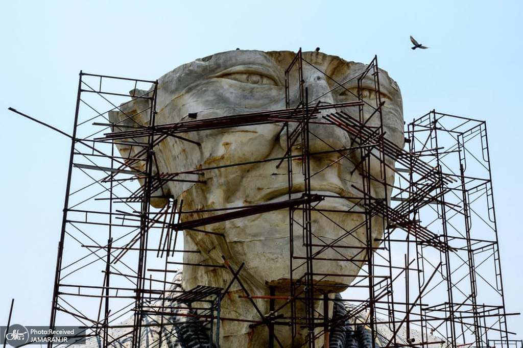 مجسمه مرموز و متروک راهب بودایی + عکس