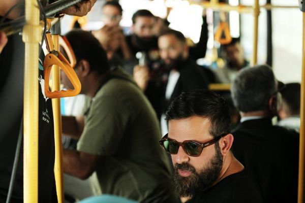 تجربه اتوبوس سواری هومن سیدی +عکس
