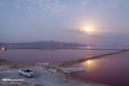 دریاچه‌ای به رنگ صورتی+عکس