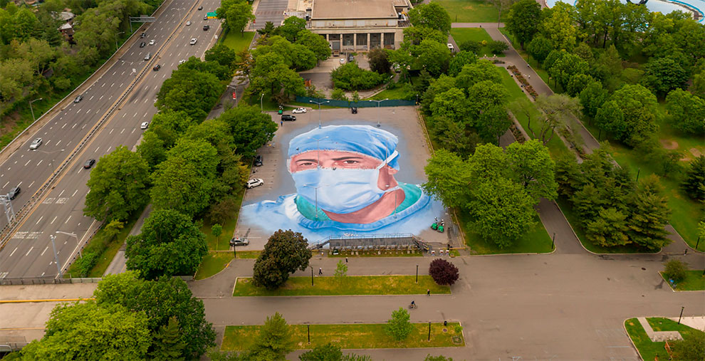 این هنرمند خیابانی اینگونه یاد پزشکان فوت‌شده در اثر کرونا را گرامی داشت