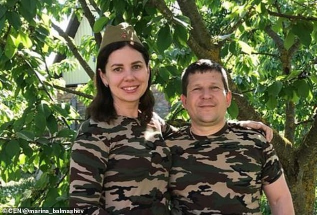 ازدواج اینفلوئنسر ۳۵ ساله روس با پسر ۲۰ ساله همسر سابقش!