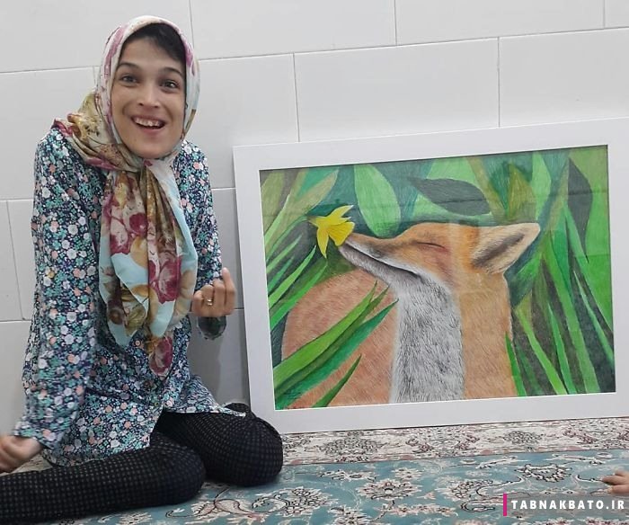 دختر ایرانی و خلق نقاشی‌های زیبا با یک پا