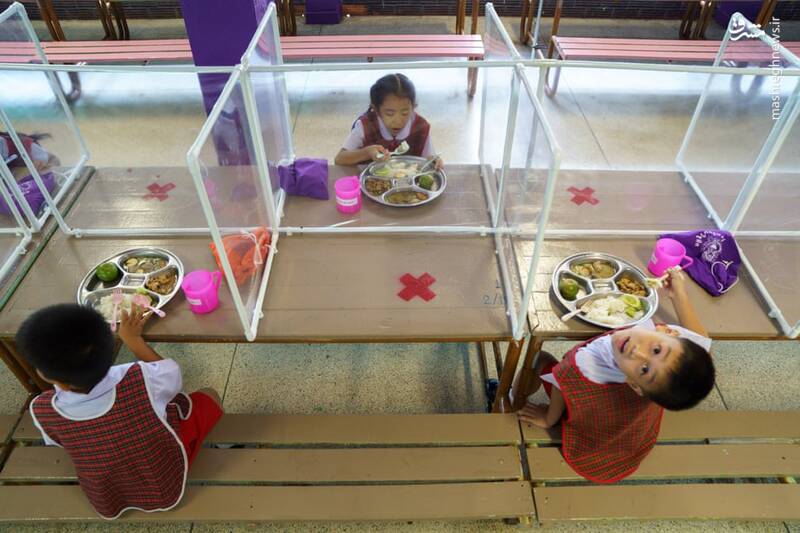 سالن غذاخوری دانش آموزان در دوران کرونا +عکس