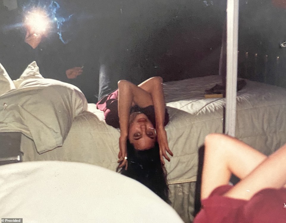 زیبای سرکش؛ تصاویر دیده نشده و تماشایی از دوران نوجوانی آنجلینا جولی