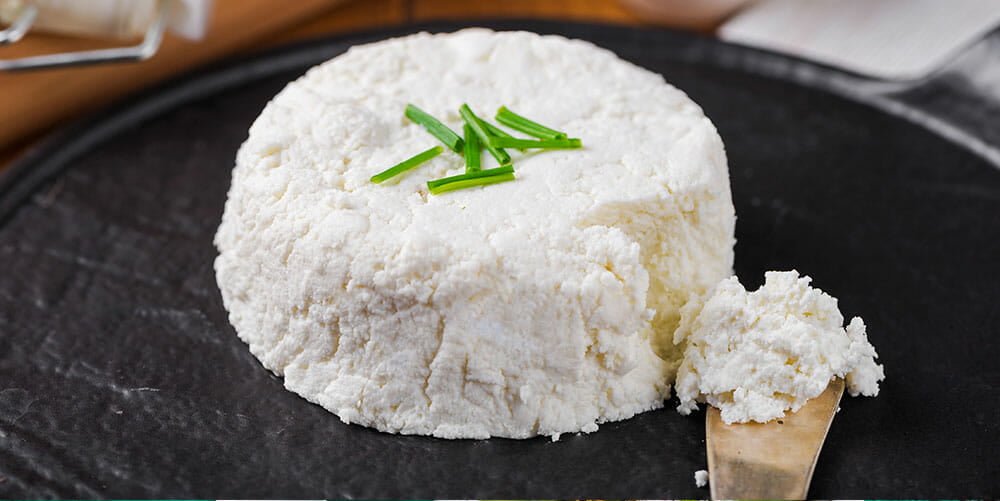 طرز تهیه پنیر در خانه؛ از نتیجه کار حتما لذت می‌برید
