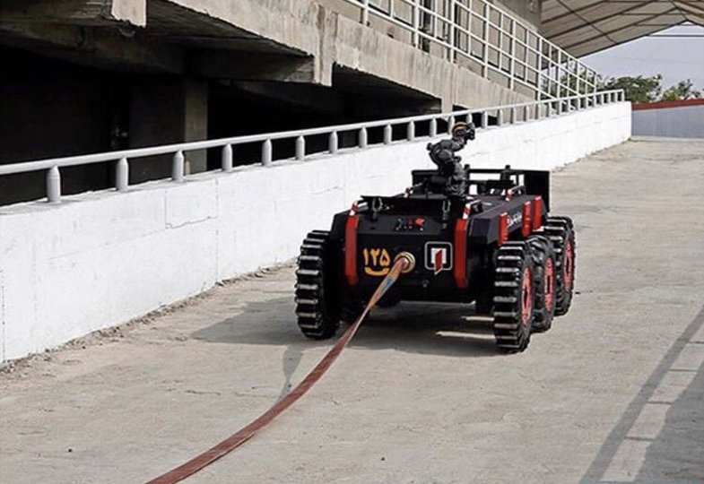 تصاویری از اولین ربات ماشینی آتش نشان ایرانی