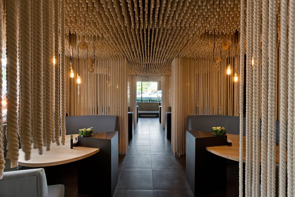 پارتیشن های طنابی در طراحی داخلی رستوران