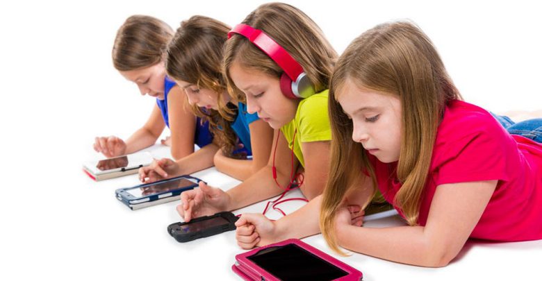 خرید گوشی برای کودکان به‌بهانه کلاس آنلاین