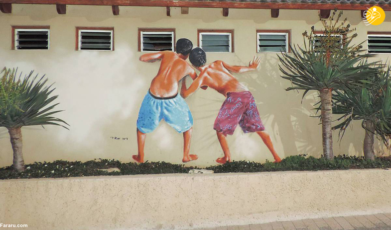 نقاشی پسران چشم‌چران از روی دیوار رختکن زنانه پاک شد +عکس