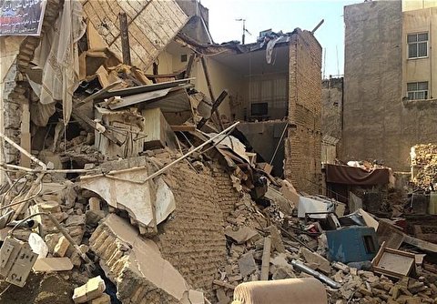 لحظه ریزش ساختمان در خیابان ابوذر