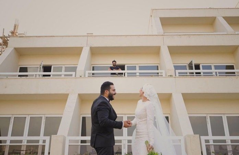 عکس یادگاری عروس و داماد مصری با محمد صلاح