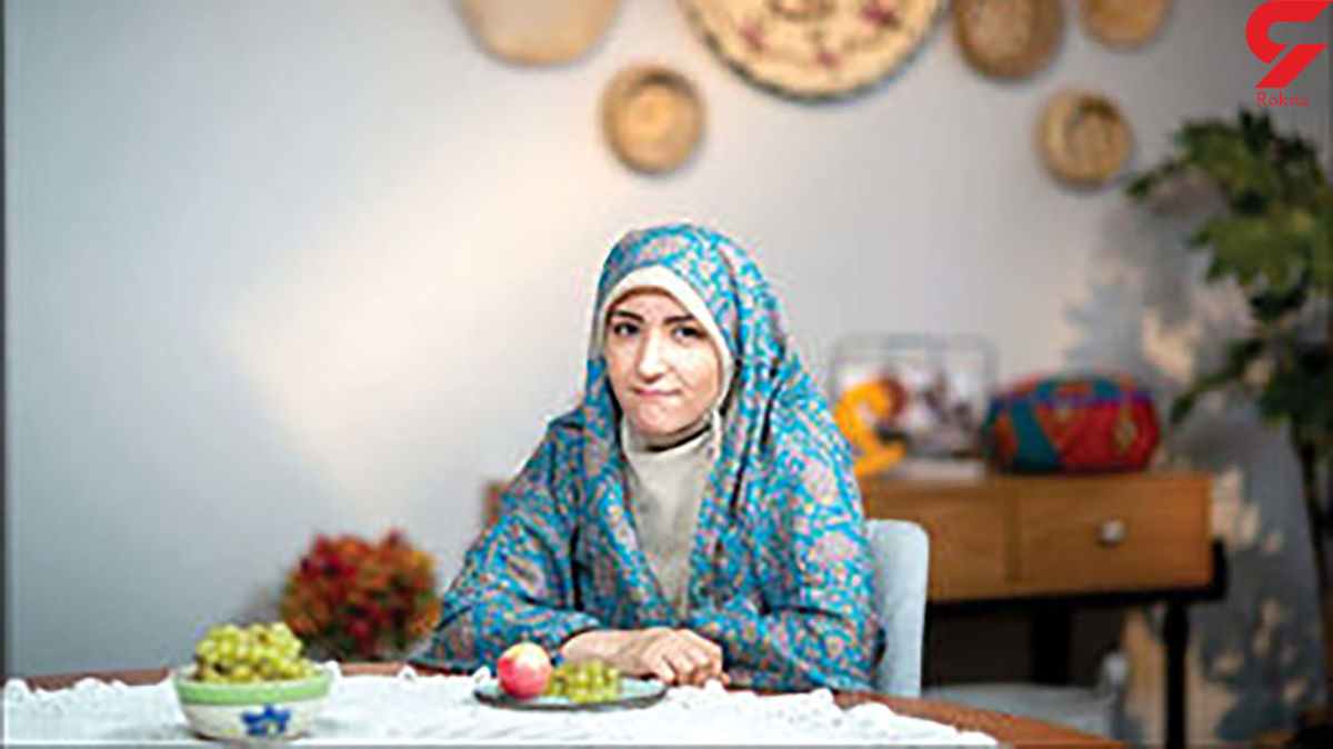 خانم مجری با چادر گلدار روی آنتن زنده تلویزیون +عکس