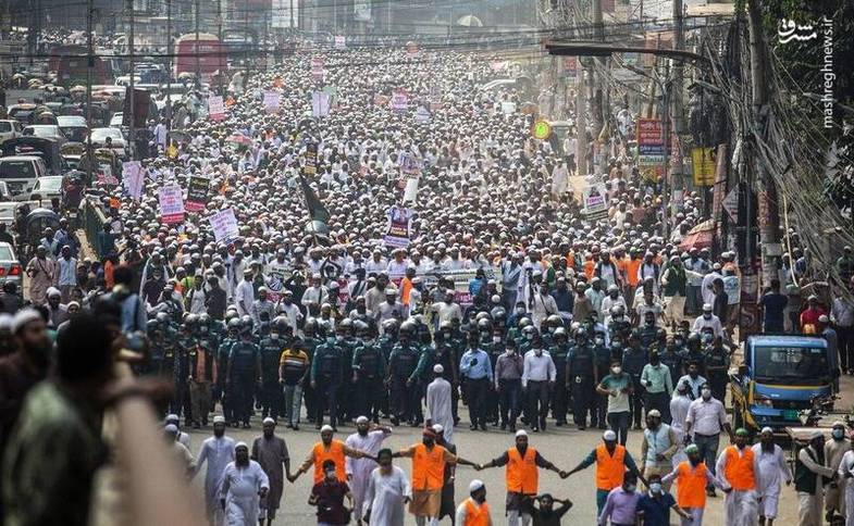 مترسک های مکرون در دستان مردم خشمگین بنگلادش +عکس