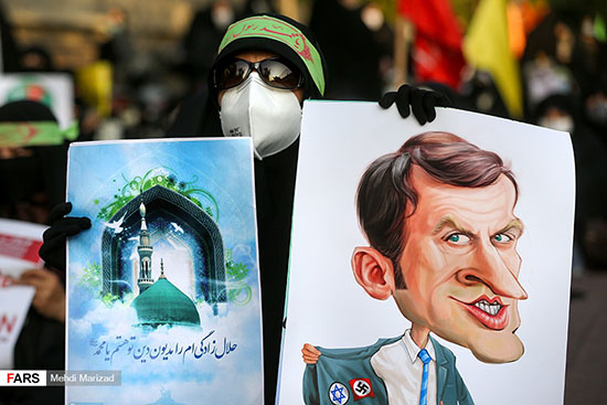 تجمع اعتراضی مقابل سفارت فرانسه در تهران +عکس