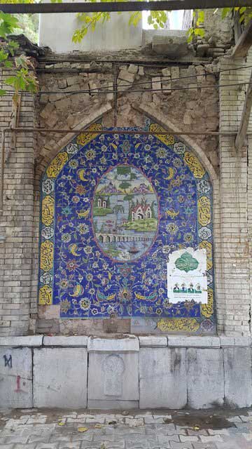 سرقت کاشی‌های قاجاری سقاخانه «نقاشی» +عکس