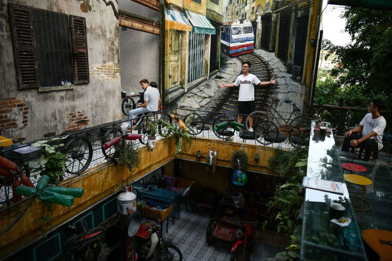 کافه‌ای عجیب و غریب و گران قیمت در ویتنام +عکس