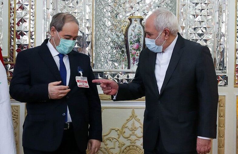 ماجرای بسته عجیب روی جیب کت وزیر سوری در تهران +عکس
