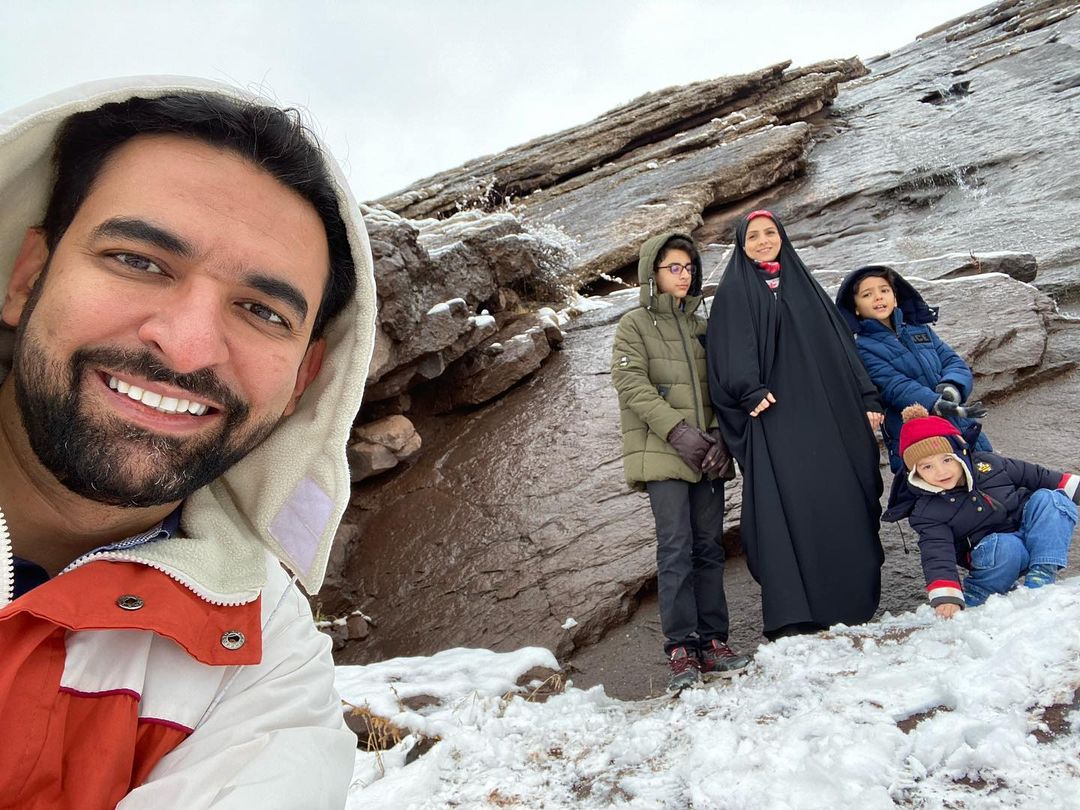 کوهنوردی آذری جهرمی با همسر و فرزندان