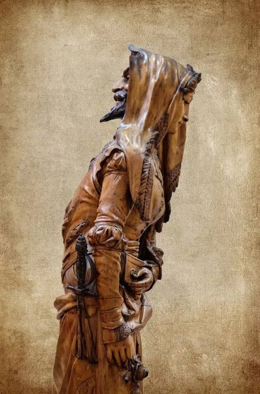 یکی از زیباترین مجسمه‌های چوبی دنیا: مجسمه اهریمن و مارگاریتا در هند