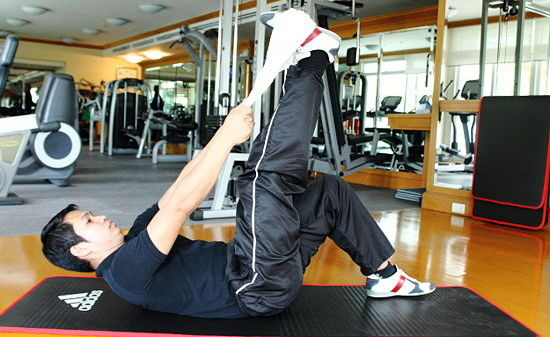 درمان زانو درد در خانه؛ چند حرکت ورزشی ساده