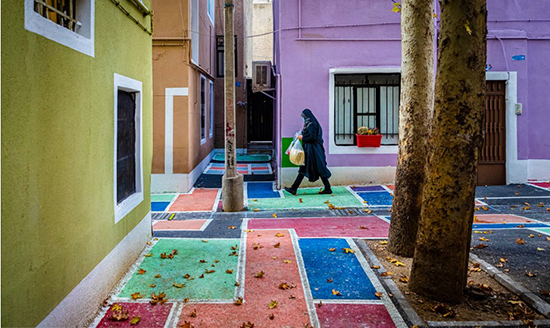 گشتی در رنگی‌ترین کوچه تهران