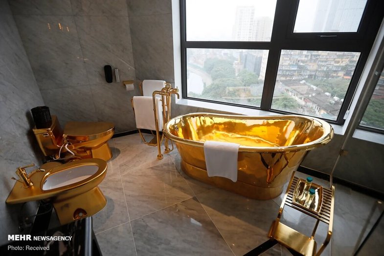 اولین هتل طلایی جهان +عکس