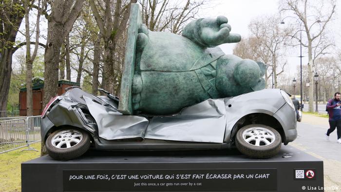 مجسمه‌های گربه‌های بامزه فیلیپ گلوک در شانزه لیزه پاریس!