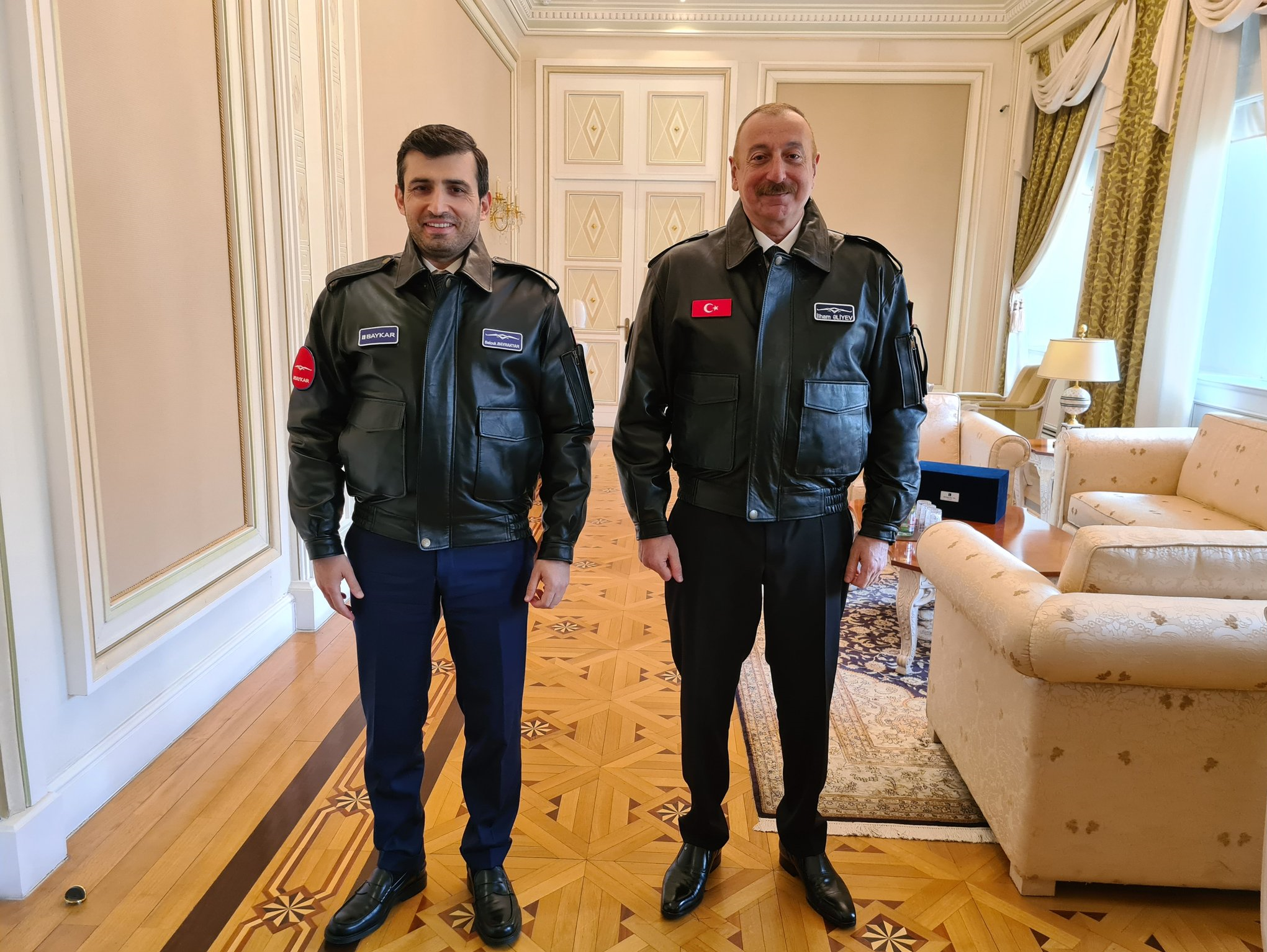 نشان افتخار رئیس‌جمهور آذربایجان به داماد اردوغان+عکس