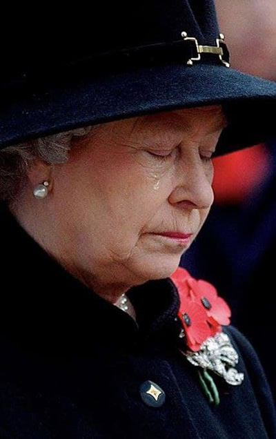 اشک ملکه الیزابت در وداع همسرش