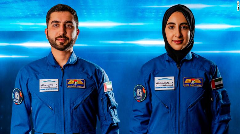 امارات متحده عربی اولین بانوی فضانورد خود را معرفی کرد + عکس