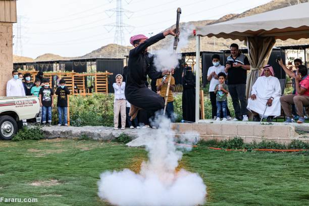 ر‌قص جنگ با تفنگ در «طائف» عربستان + عکس