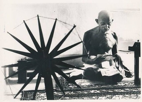 عکسی که ۲سال قبل از ترور گاندی به ثبت رسید
