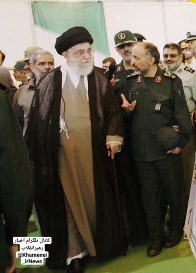 تصویری از سردار حجازی در کنار رهبر انقلاب