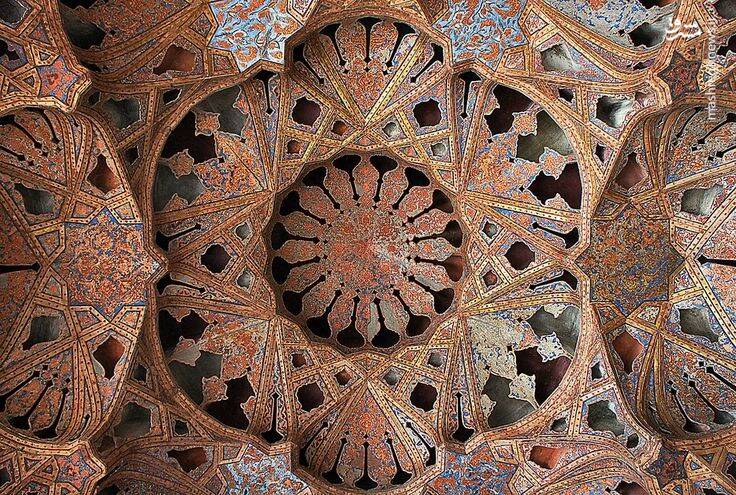 معماری خیره‌کننده بنایی تاریخی در اصفهان