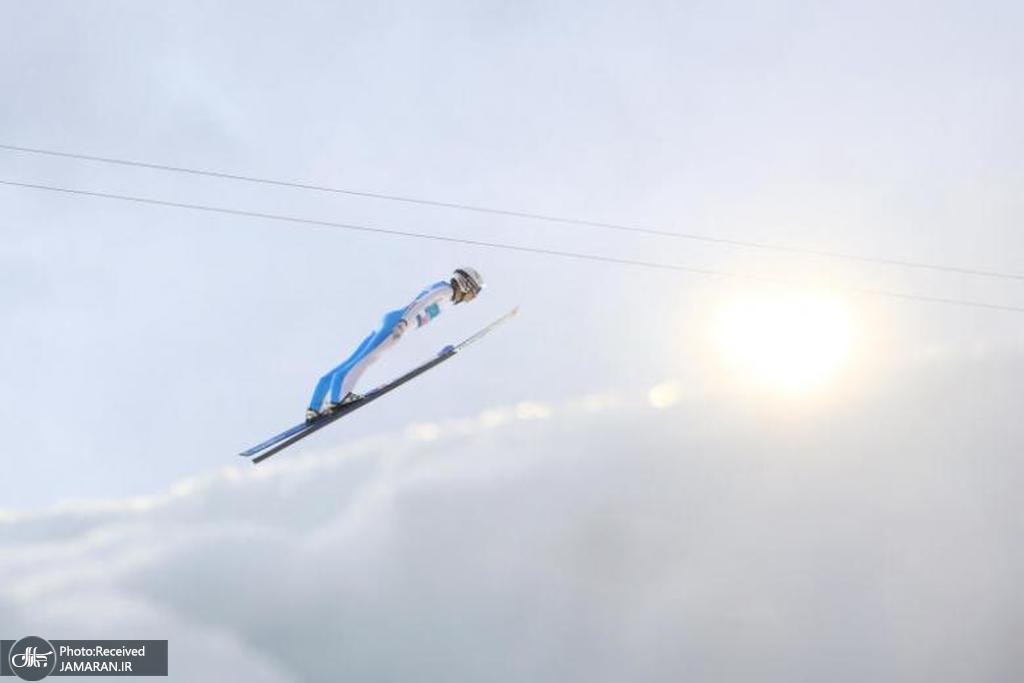 صحنه ای زیبا از مسابقات پرش اسکی در آلمان
